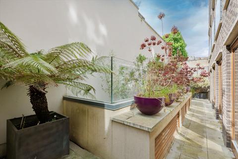 3 bedroom flat for sale, Grove End Road, St John's Wood NW8