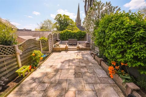 3 bedroom cottage for sale, Bramley Lane, Halifax
