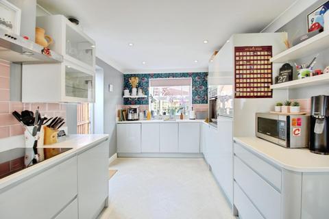 4 bedroom detached house for sale, Cranborne Chase, Taw Hill, SN25