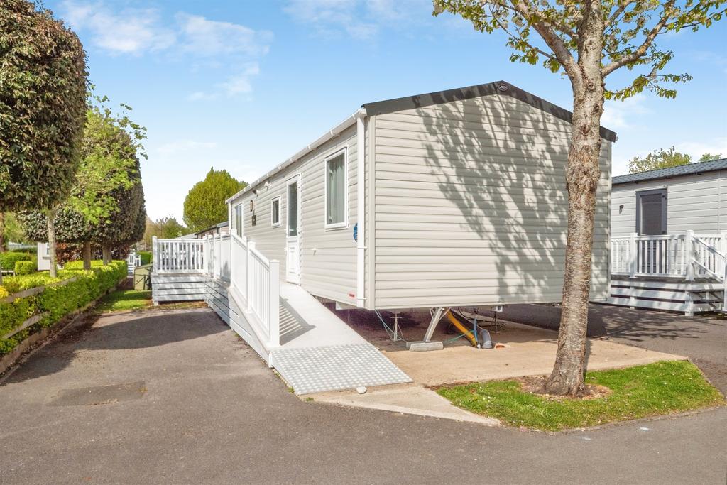 2 bedroom park home for sale