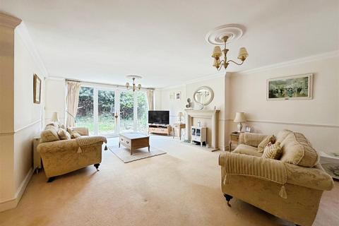 4 bedroom detached house for sale, Harrow Road, Gillingham ME7