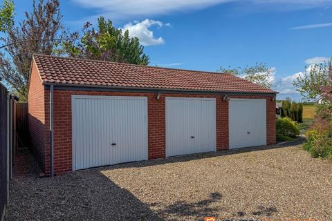 4 bedroom detached house for sale, Newark NG22