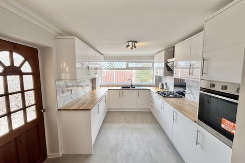 3 bedroom bungalow for sale, Windermere Avenue, Fleetwood FY7