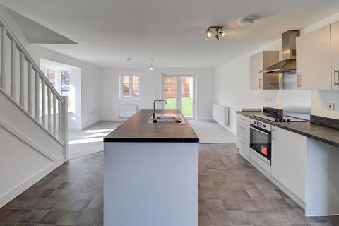 3 bedroom semi-detached house to rent, Broadgate, Kenilworth, CV8 2UR