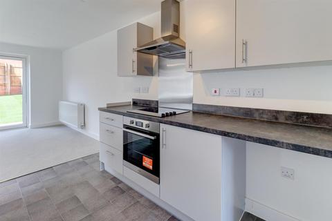 3 bedroom semi-detached house to rent, Broadgate, Kenilworth, CV8 2UR