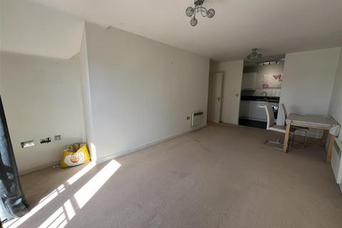 2 bedroom flat for sale, Eaton Avenue, Slough