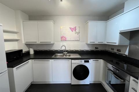 2 bedroom flat for sale, Eaton Avenue, Slough