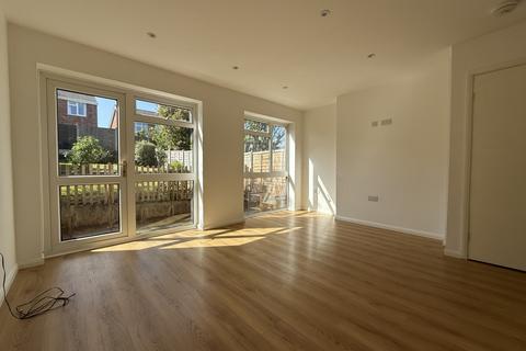 3 bedroom semi-detached house to rent, Seaton Place, Stourbridge, West Midlands, DY8