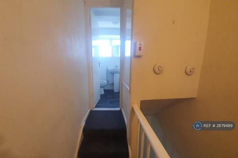 2 bedroom end of terrace house to rent, Cowick Road, London, SW17