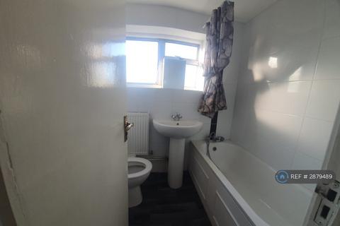 2 bedroom end of terrace house to rent, Cowick Road, London, SW17