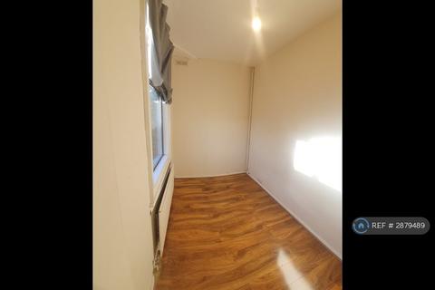 2 bedroom end of terrace house to rent, Cowick Road, London, SW17