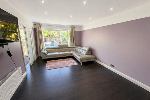 3 bedroom end of terrace house to rent, Broadacre, Staines-upon-Thames, TW18