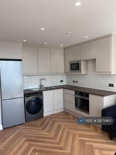 1 bed flat/apartment for rent in Victor Drive, Leigh-On-Sea, SS9