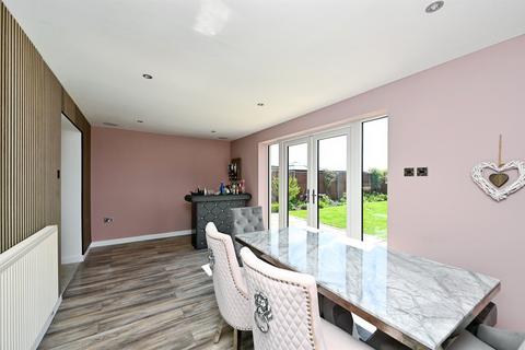 3 bedroom bungalow for sale, Lynn Road, Grimston, King's Lynn
