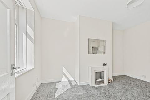 2 bedroom end of terrace house for sale, Stile Common Road, Huddersfield