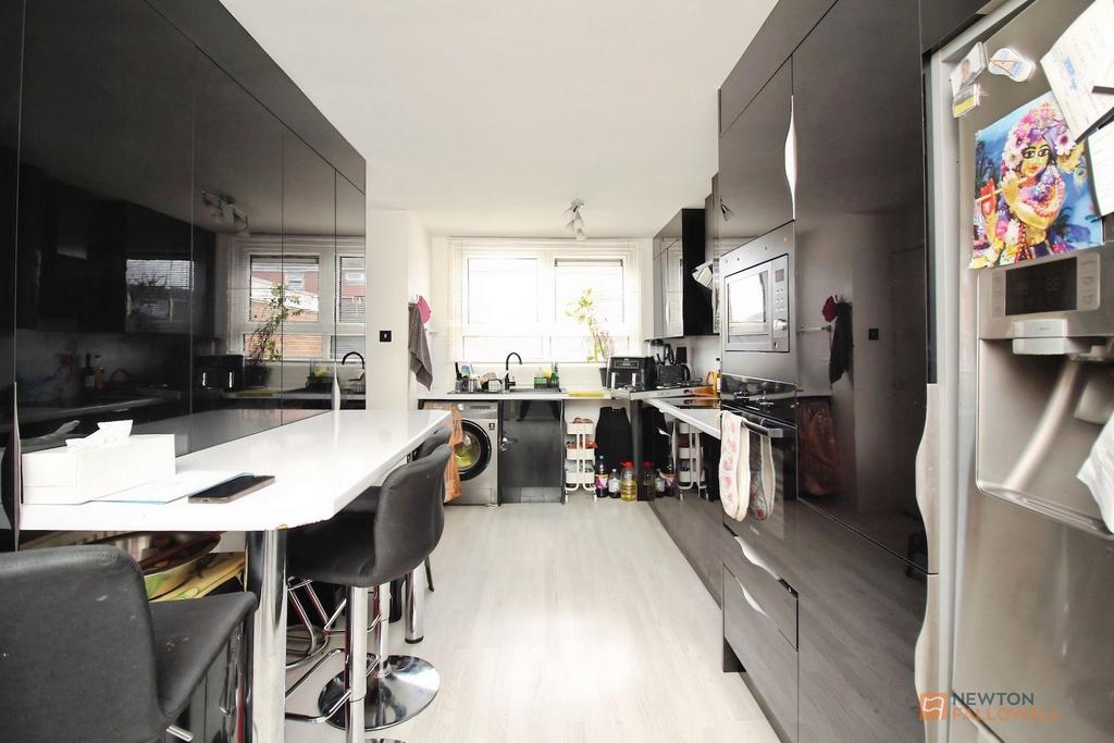 Selkirk Road, Leicester, LE4 - More