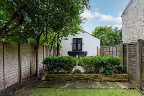 3 bedroom coach house for sale, The Coachouse, Back Green, Huddersfield HD3