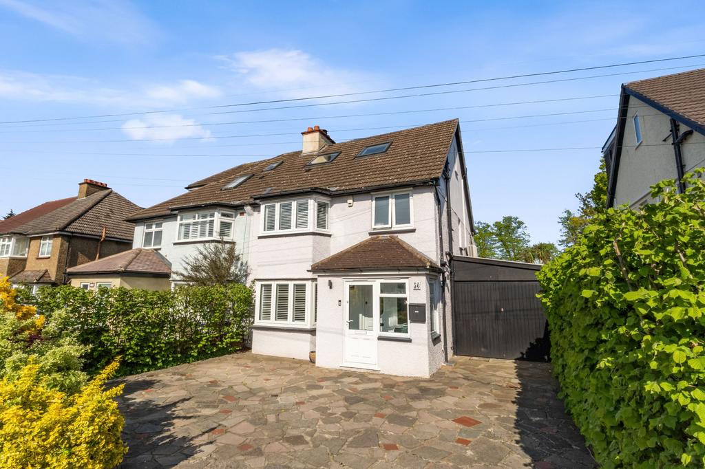 Detached house exterior, driveway