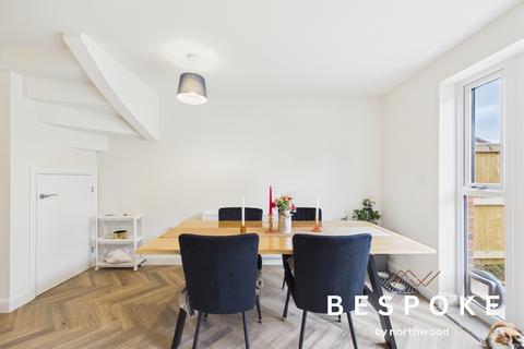 4 bedroom mews for sale, Wilshaw Place, Macclesfield SK11