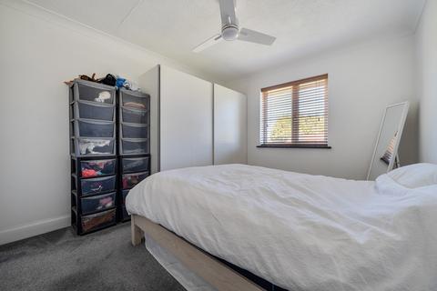 1 bedroom apartment for sale, Pinstone Way, Gerrards Cross, Buckinghamshire