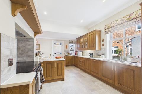 4 bedroom semi-detached house for sale, St Johns Road, Driffield, YO25 6RL