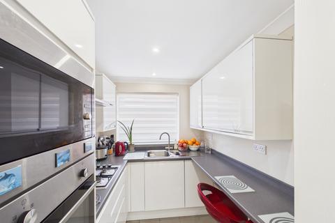 2 bedroom semi-detached bungalow for sale, Ullswater Drive, Hull, HU8 0JZ