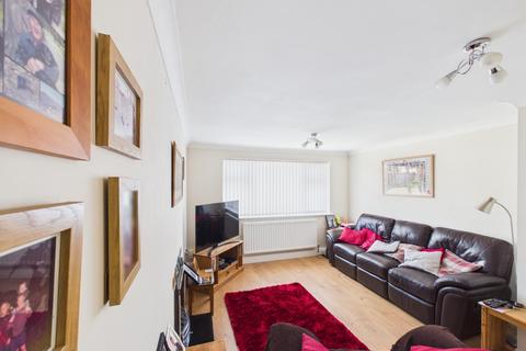 2 bedroom semi-detached bungalow for sale, Ullswater Drive, Hull, HU8 0JZ
