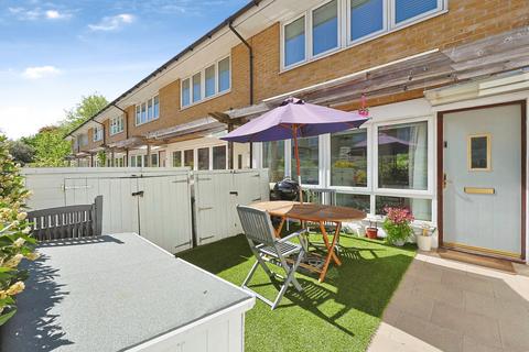 2 bedroom end of terrace house for sale, Keswick Road, London, SW15