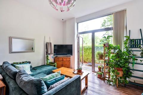 2 bedroom flat for sale, Wey Corner, Guildford, GU1