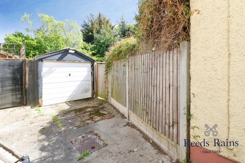 3 bedroom semi-detached house for sale, Milton Crescent, Ilford IG2