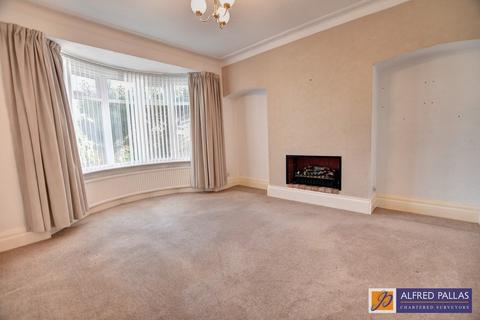 3 bedroom semi-detached bungalow for sale, Cairns Square, Fulwell
