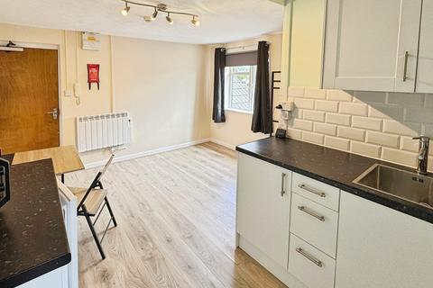 Studio to rent, Studley Manor, 270 Frome Road