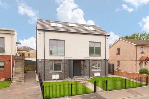 Studio to rent, Burdiehouse Terrace, Edinburgh EH17