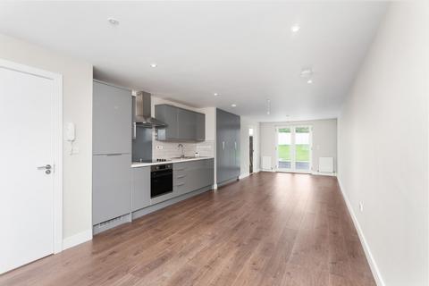 Studio to rent, Burdiehouse Terrace, Edinburgh EH17