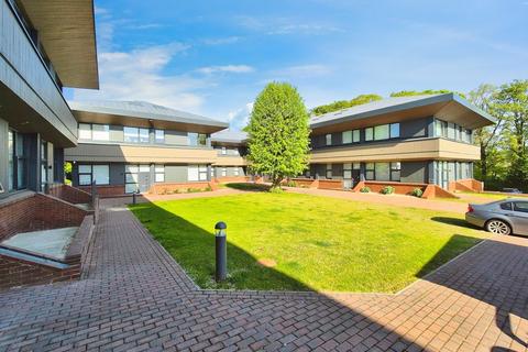 2 bed flat/apartment for rent in Meadow House, Ashwood Way RG23