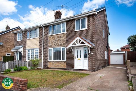 Semi-detached house - Sunnyside, Edenthorpe, Doncaster