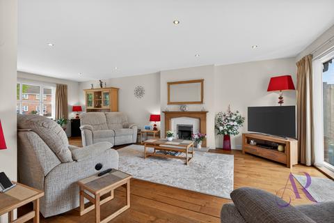 3 bedroom detached house for sale, Weathercock Close, Woburn Sands