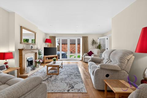 3 bedroom detached house for sale, Weathercock Close, Woburn Sands