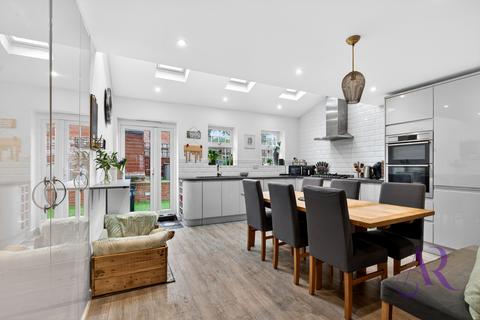 3 bedroom terraced house for sale, Russell Street, Woburn Sands