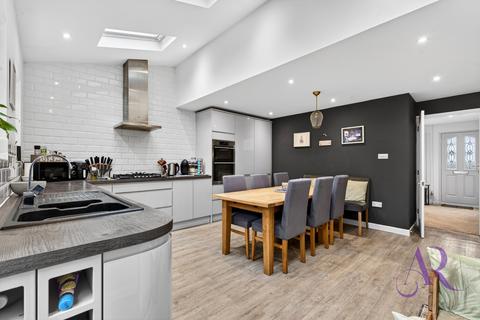 3 bedroom terraced house for sale, Russell Street, Woburn Sands