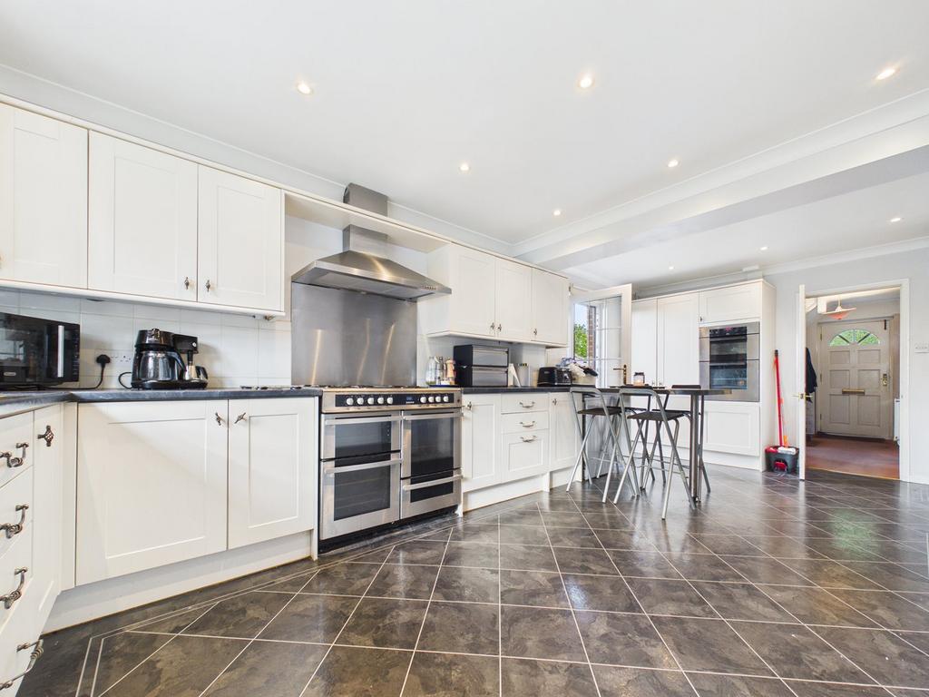 House in Reading, Tilehurst - View 5