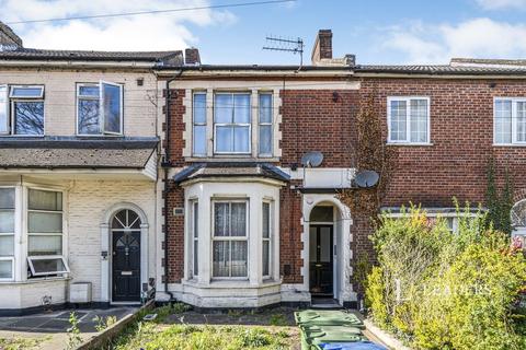 Studio to rent, Northam Road, SO14