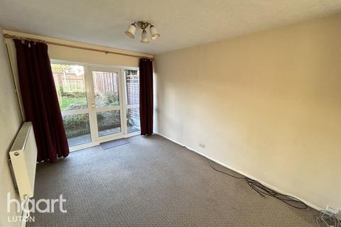 Woodbridge Close, Luton