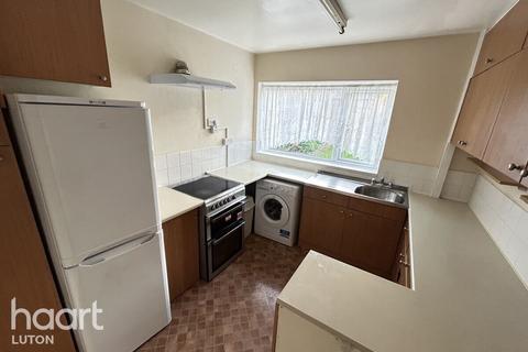 Woodbridge Close, Luton