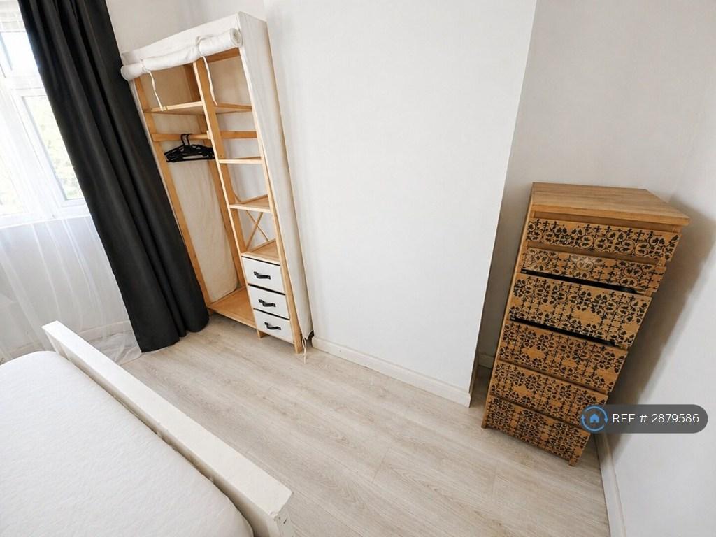 House in London - View 5