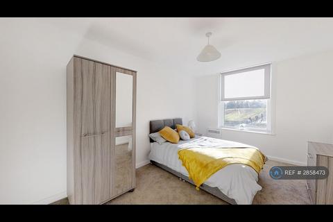 2 bed flat/apartment for rent in New Road Avenue, Chatham, ME4