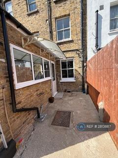 3 bedroom semi-detached house to rent, Henshaw St, London, SE17