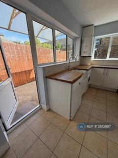 3 bedroom semi-detached house to rent, Henshaw St, London, SE17
