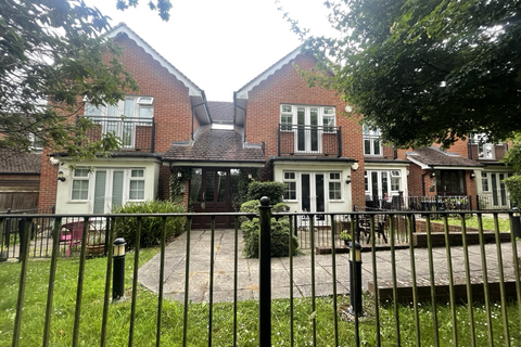 2 bedroom flat to rent, Sadlers Court, Winnersh, Wokingham, RG41
