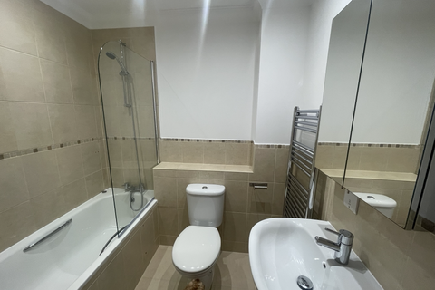 2 bedroom flat to rent, Sadlers Court, Winnersh, Wokingham, RG41